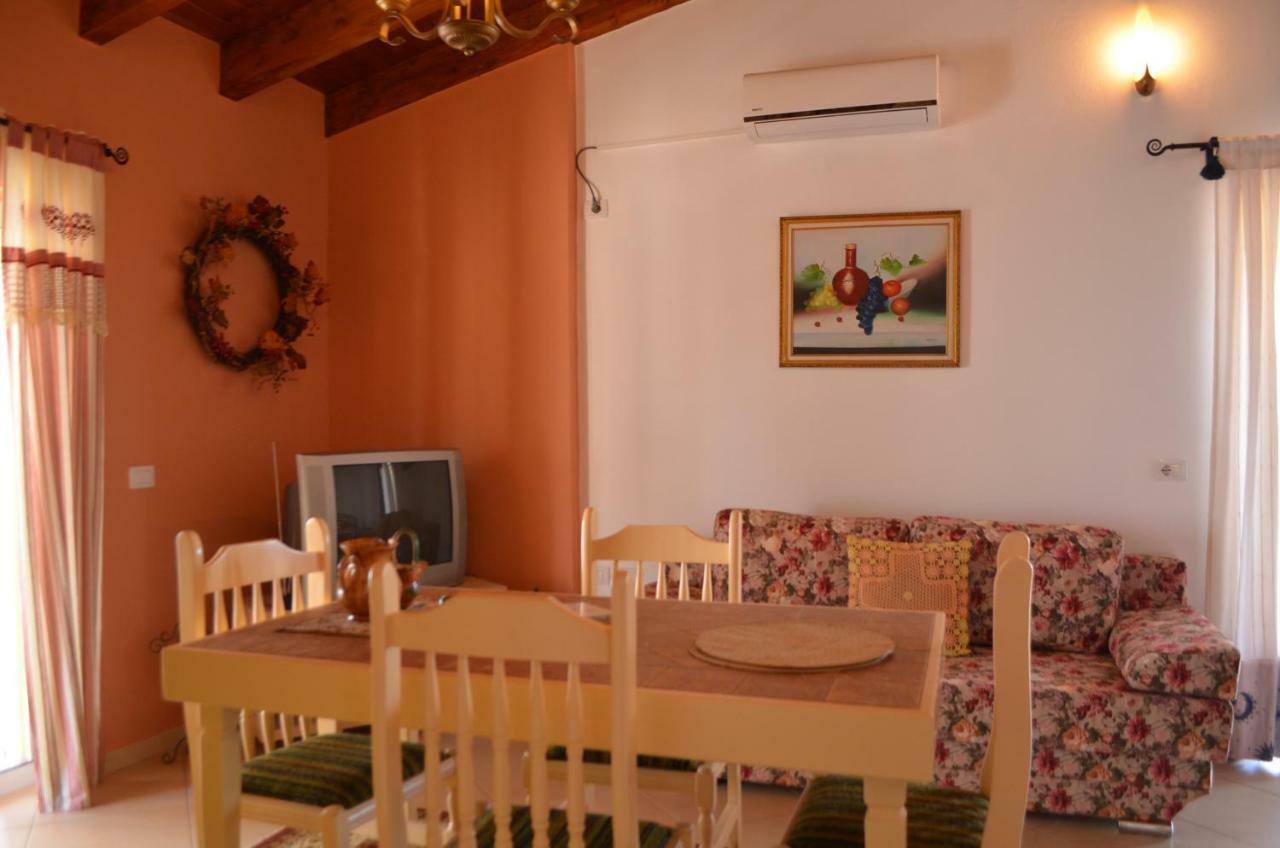 Jelena'S Luxury Apartments Саранде Екстериор снимка