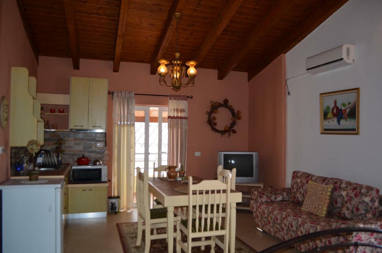Jelena'S Luxury Apartments Саранде Екстериор снимка